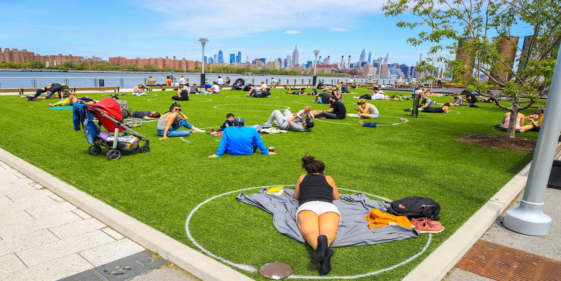 New York Park Paints 'Social Distancing'