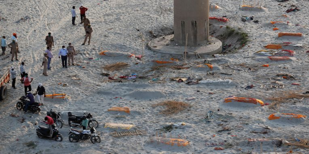 Hundreds of bodies found buried on the banks of Indian rivers