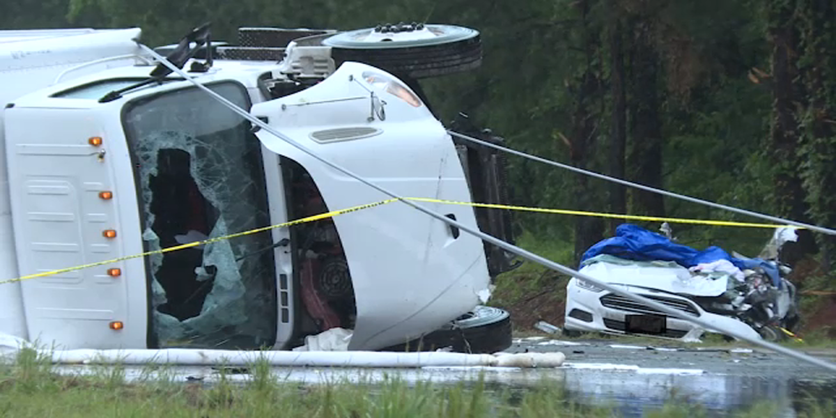 4 teens die in crash when truck loses control in the rain