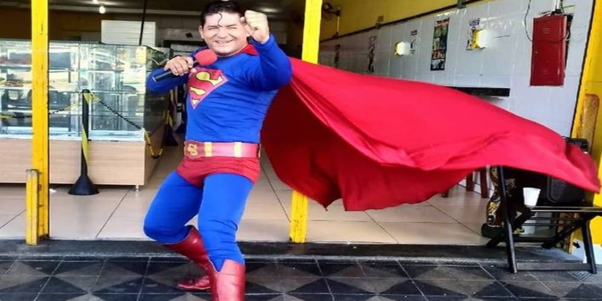 Superman impersonator gets hit by a bus after trying a stunt gone wrong