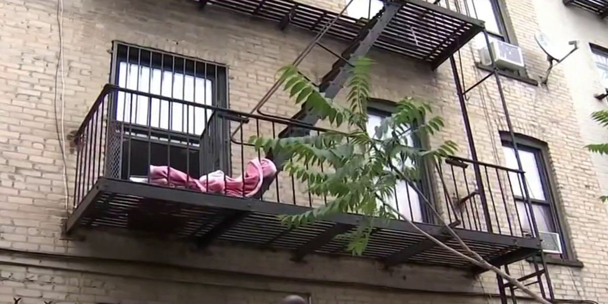 Mother throws 1-month-old daughter, 2-year-old son from second-story window