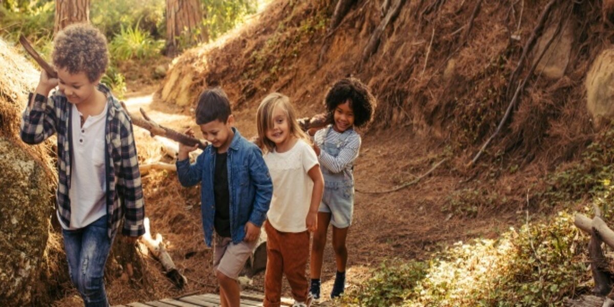 Children discover a well in the forest: this is what was in it