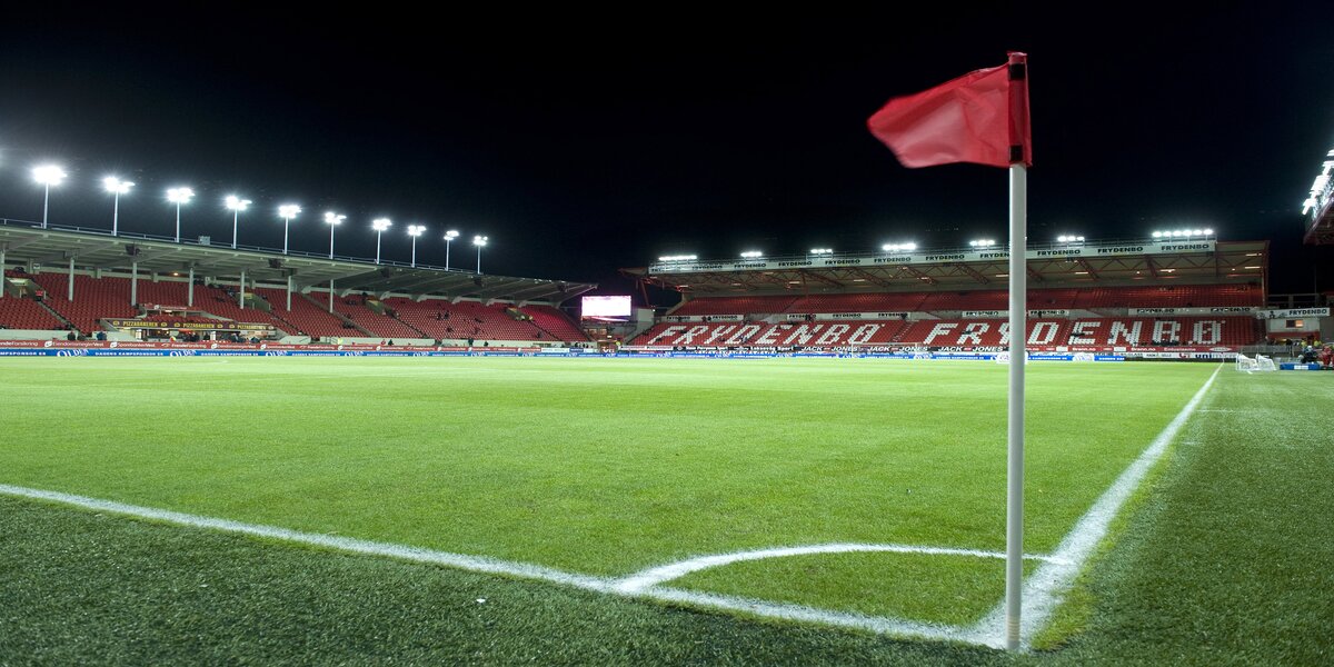 Soccer players filmed in the middle of an orgy in a stadium