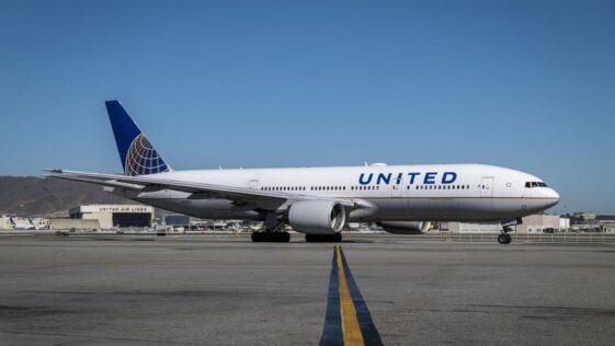 United says 593 U.S. workers may be fired for refusing to get vaccine