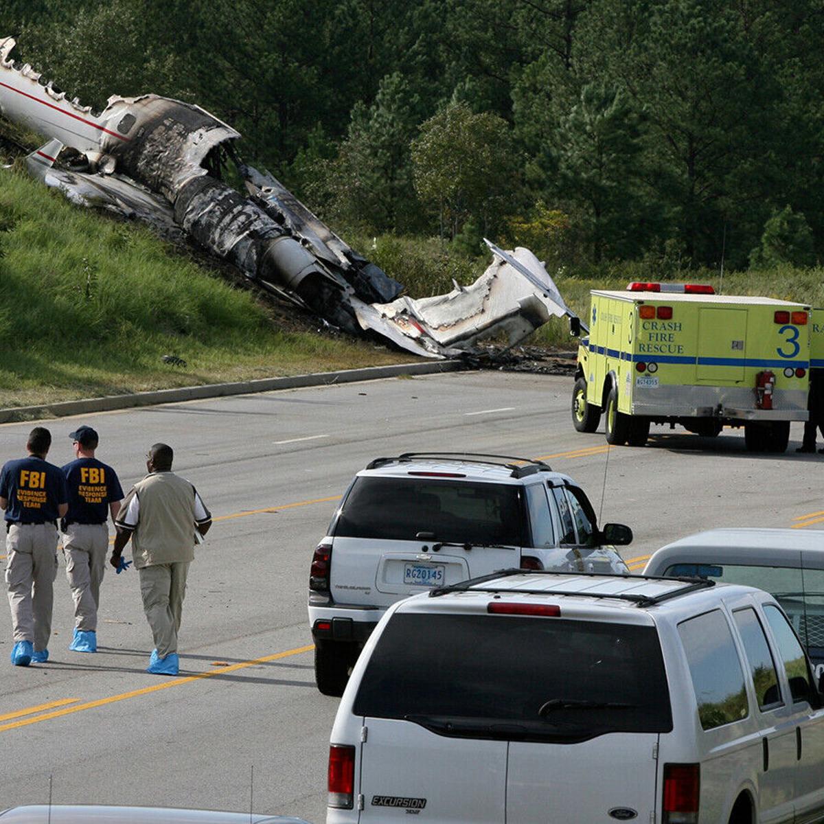 Travis Barker was once in a plane crash in which everyone else on board died